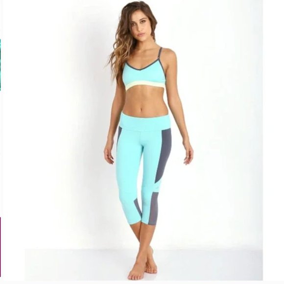 Alo Yoga Mint Gray Mesh Cropped Leggings XS